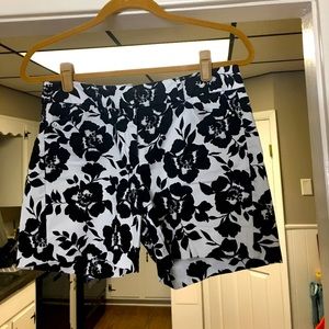 WHBM, Black & White Floral Dress Shorts, 0